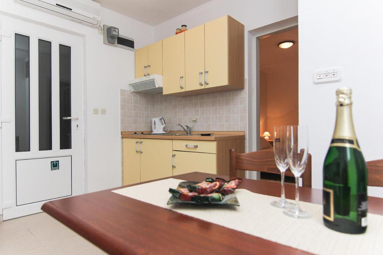 Apartments Villa Alex Подаца Екстер'єр фото